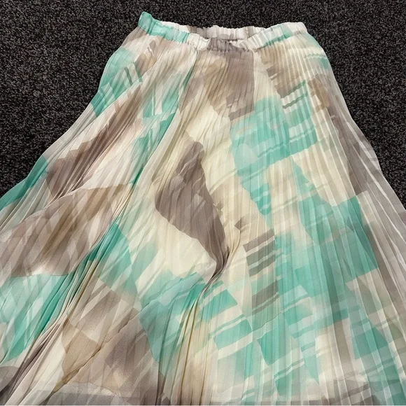 Club Monaco Elegant floral Pleated Skirt - maxi skirt | bohemian  festival - Picture 6 of 10